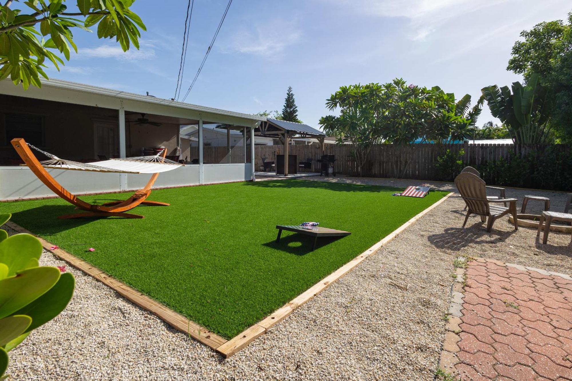 Comfy 3 Bedroom With Parking & Close To Everything เนเปิลส์ ภายนอก รูปภาพ